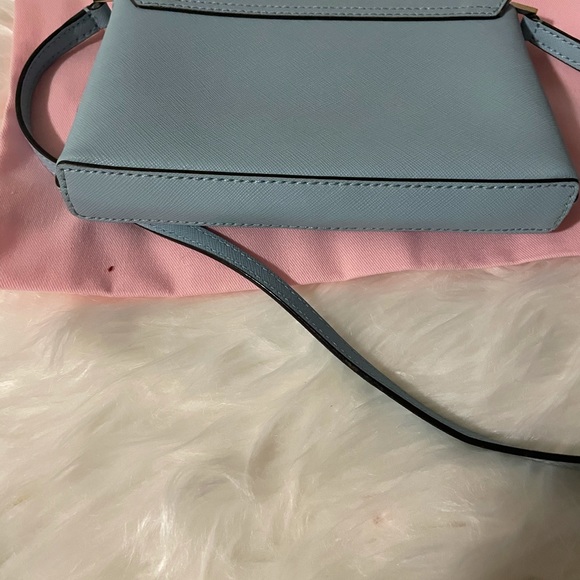 Kate spade crossbody. - Picture 2 of 4